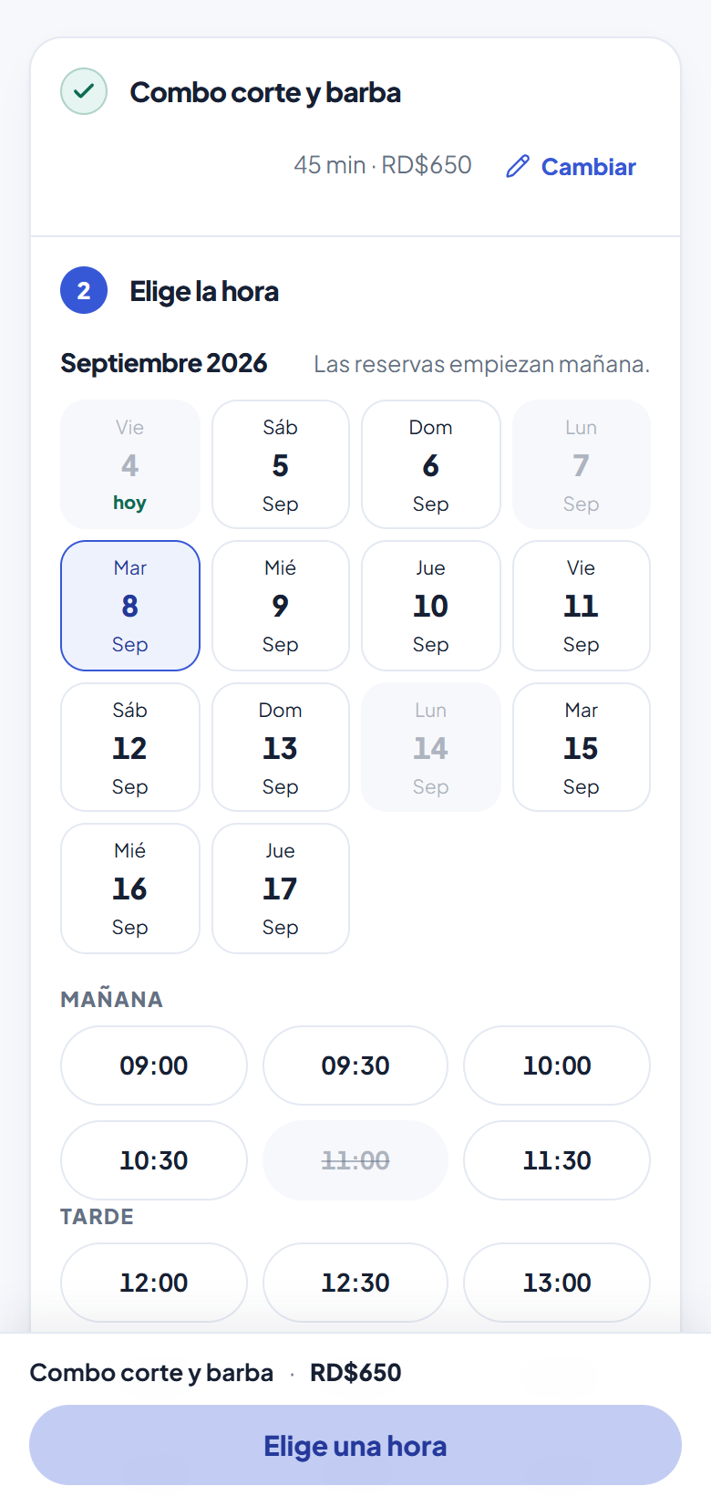 Página de reservas de un barbero en un teléfono: el servicio «Combo corte y barba, 45 min, RD$650» ya elegido y las horas libres de la mañana, con las 11:00 tachadas por estar ocupada.